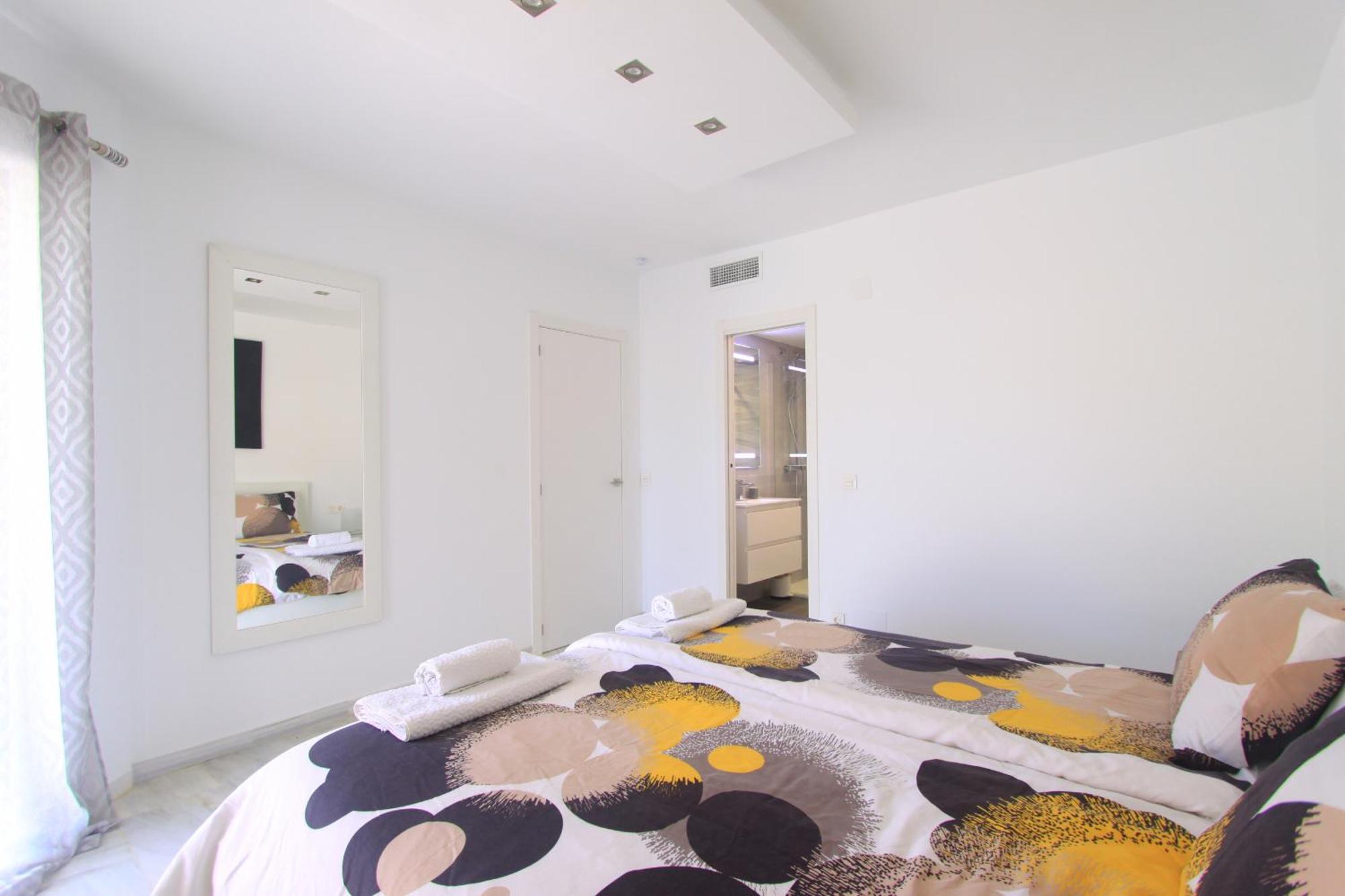 1080 Beachfront Penthouse 3 Floors Jacuzzi 2 Pools Wifi Roof Terrace 马尔韦利亚 外观 照片