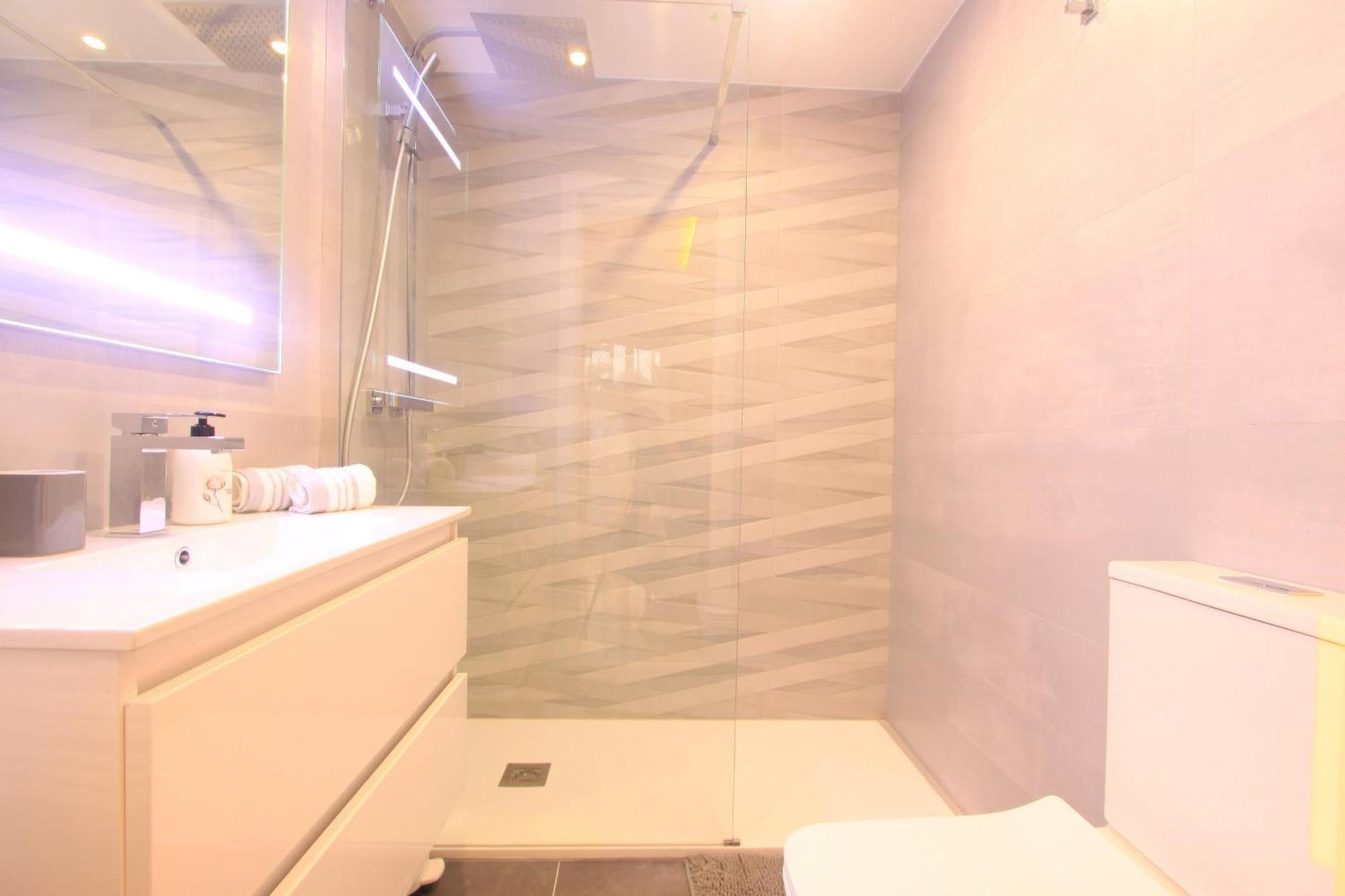 1080 Beachfront Penthouse 3 Floors Jacuzzi 2 Pools Wifi Roof Terrace 马尔韦利亚 外观 照片