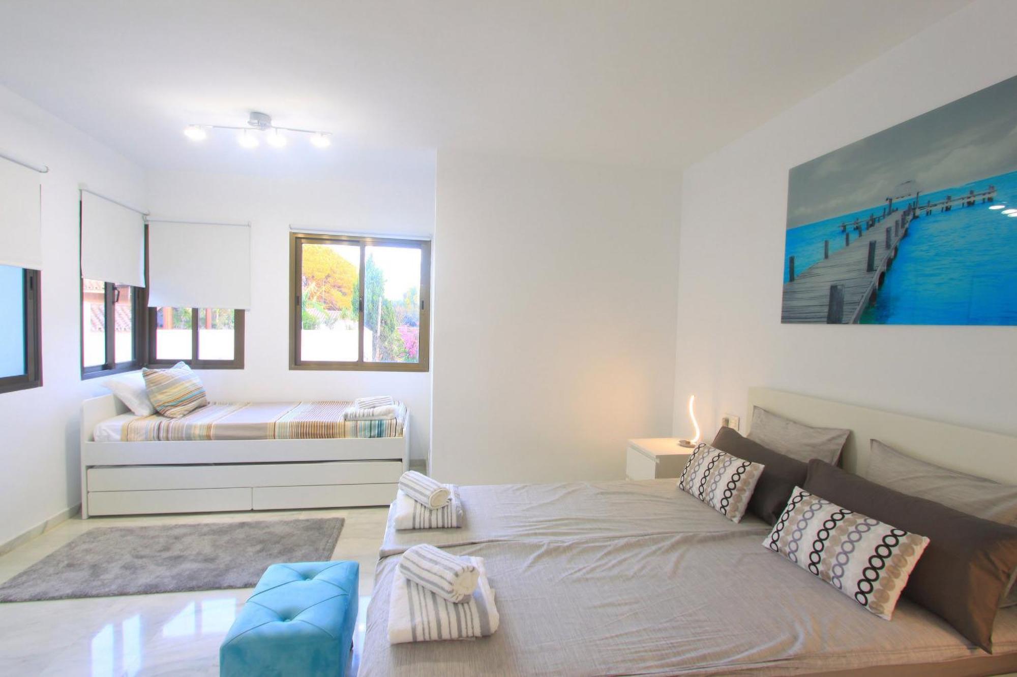 1080 Beachfront Penthouse 3 Floors Jacuzzi 2 Pools Wifi Roof Terrace 马尔韦利亚 外观 照片